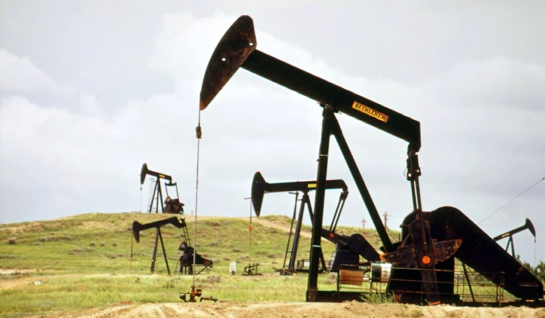 Crude Oil (WTI) Price Analysis March 19, 2026: Fibonacci Levels Signal Breakout Zone